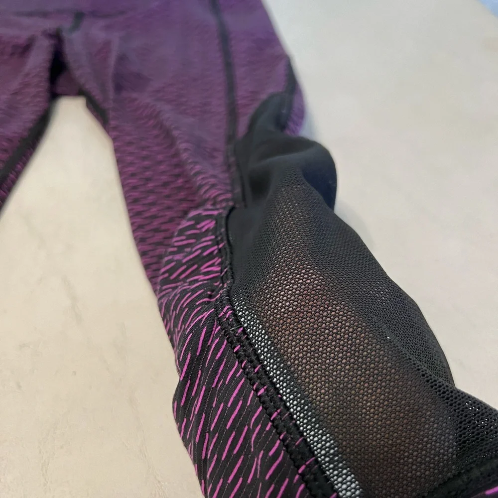 LULULEMON ATHLETICA GEAR UP SCORE JACQUARD PURPLE BLACK MESH CROP LEGGING SIZE 4